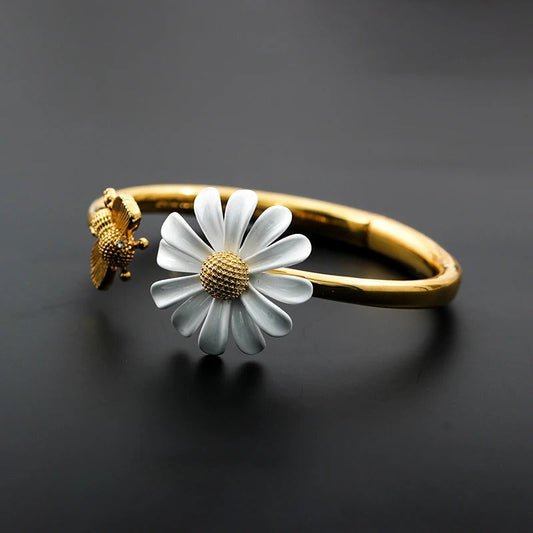Vintage Gold Daisy & Bee Bracelet-Maryam Jewelry