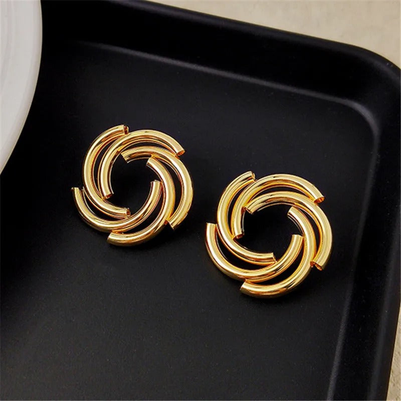 Vintage Gold Twisted Circular Motif Earrings-Maryam Jewelry