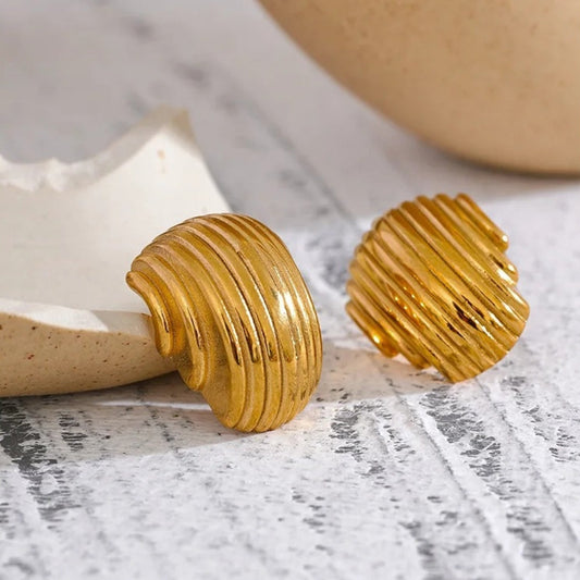 Vintage Gold Ribbed Hoop Earrings-Maryam Jewelry